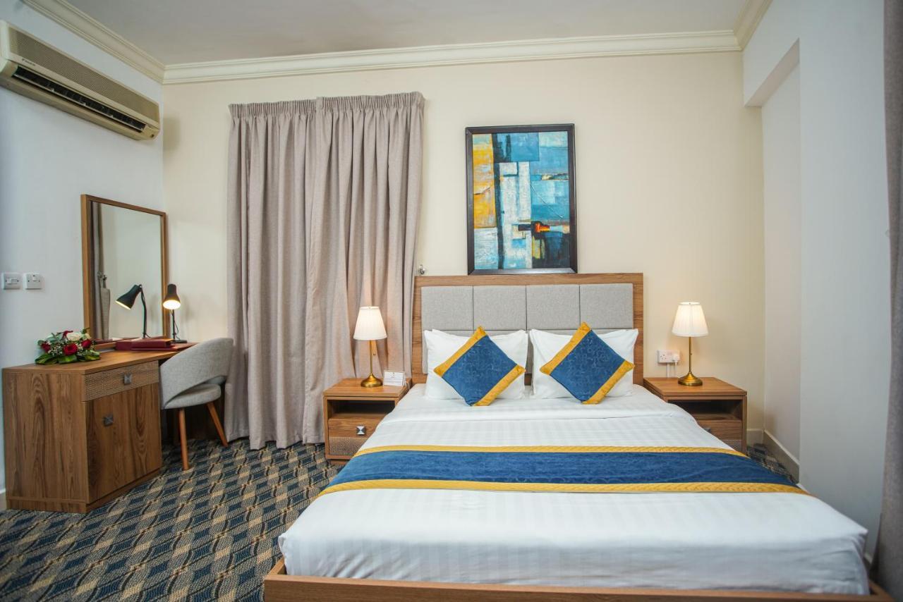 La Villa Palace Hotel Доха Экстерьер фото