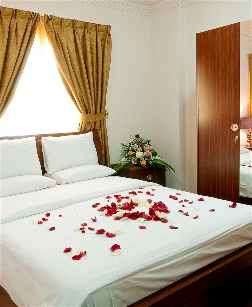 La Villa Palace Hotel Доха Экстерьер фото